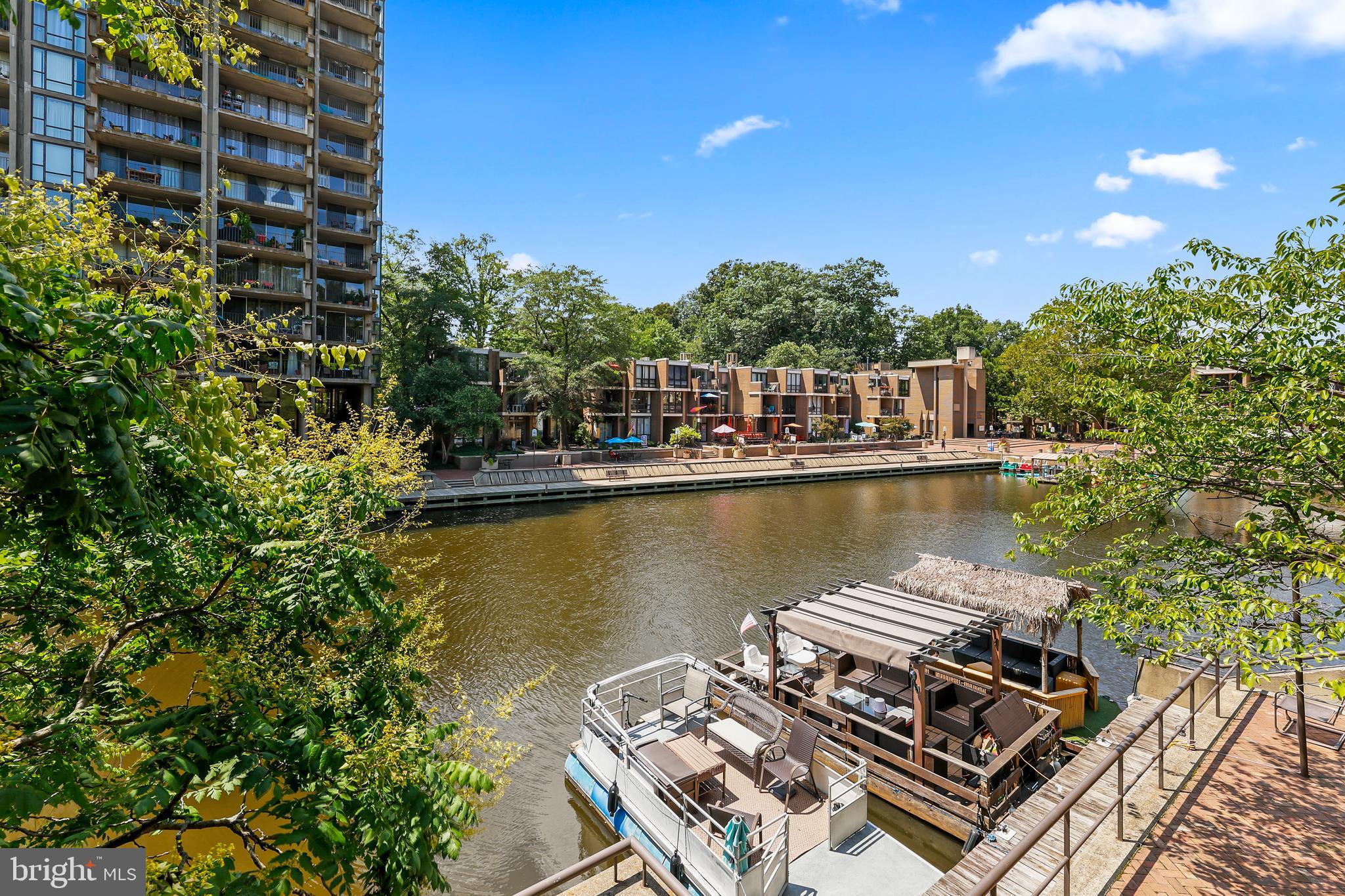 1672 Chimney House Road Reston, VA 20190 - Photo 41 of 62 Gallery Image 41