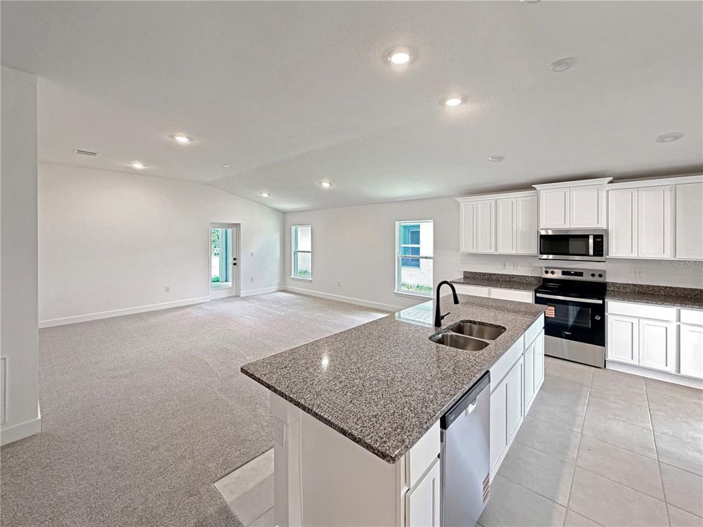 7636 Bent Tree Loop St. Cloud, FL 34773 - Photo 4 of 17
