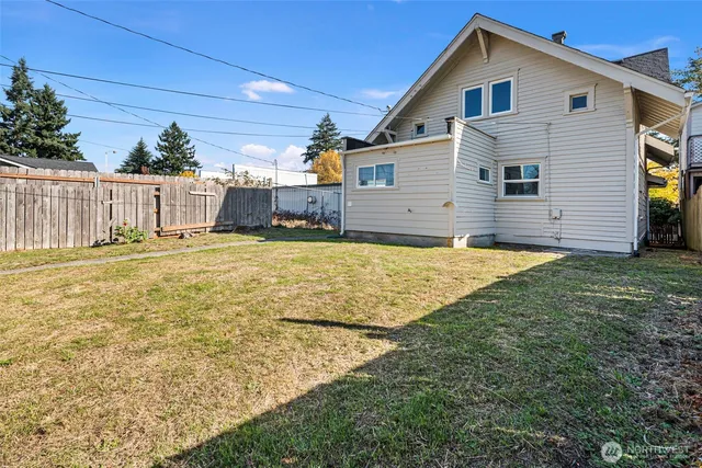 $389,900 | 4512 South M Street, Tacoma, WA 98418