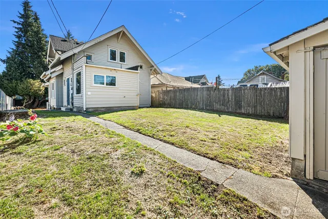 $389,900 | 4512 South M Street, Tacoma, WA 98418