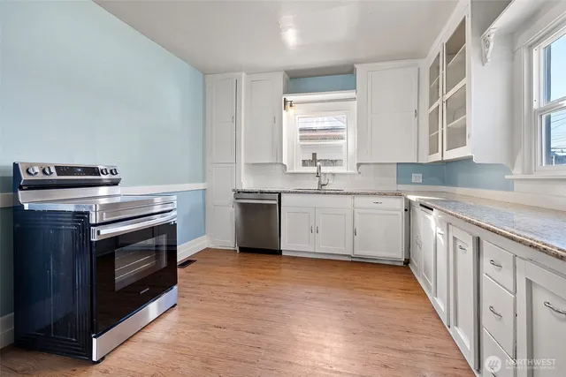 $389,900 | 4512 South M Street, Tacoma, WA 98418