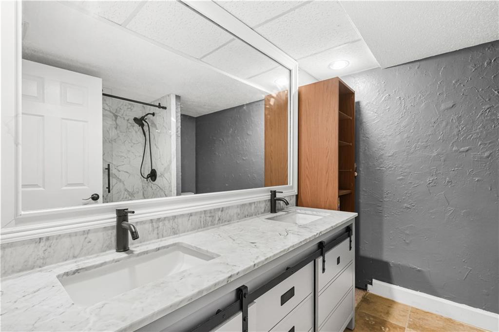 6851 Roswell Road, Unit M13 Sandy Springs, GA 30328 - Photo 23 of 28 Gallery Image 23