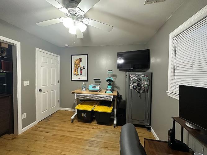 207 Remsen Avenue Avenel, NJ 07001 - Photo 13 of 34