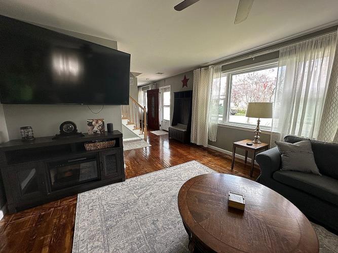 207 Remsen Avenue Avenel, NJ 07001 - Photo 4 of 34