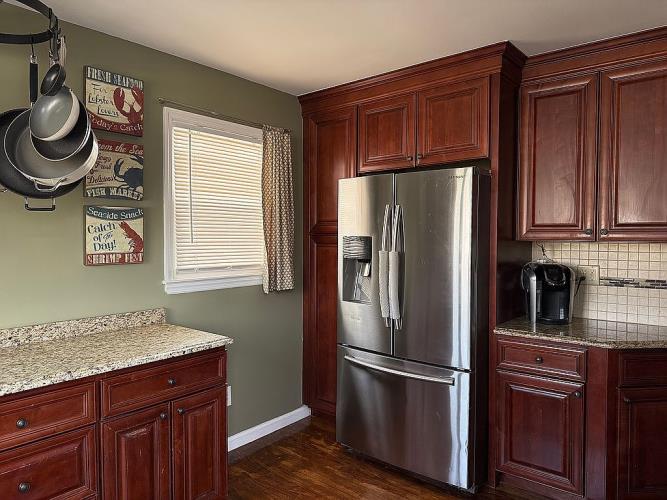 207 Remsen Avenue Avenel, NJ 07001 - Photo 9 of 34