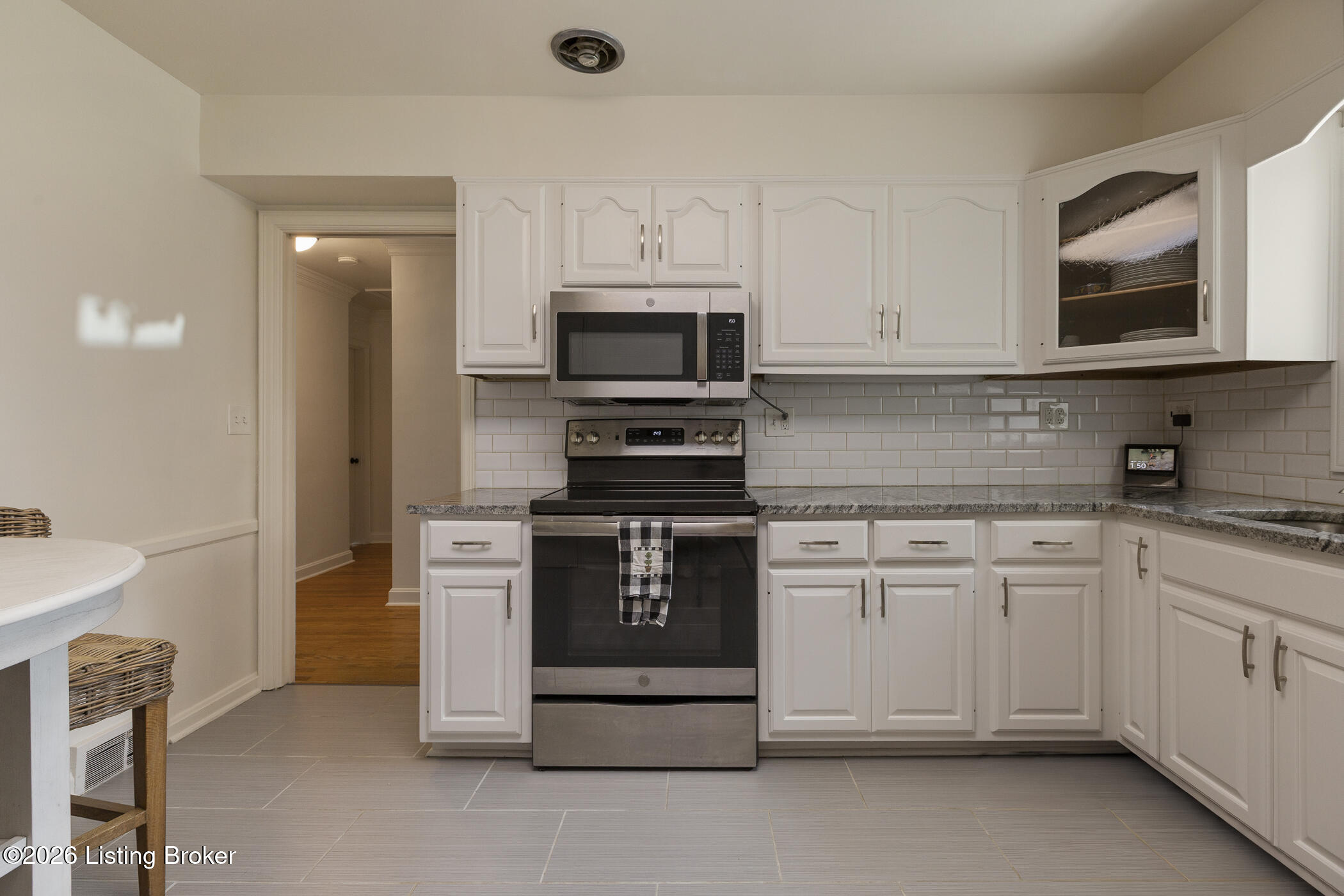 8800 Charing Cross Road Louisville, KY 40222 - Photo 49 of 54 21