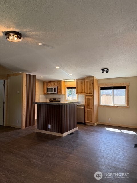 621 West California Road Shelton, WA 98584 - Photo 3 of 24