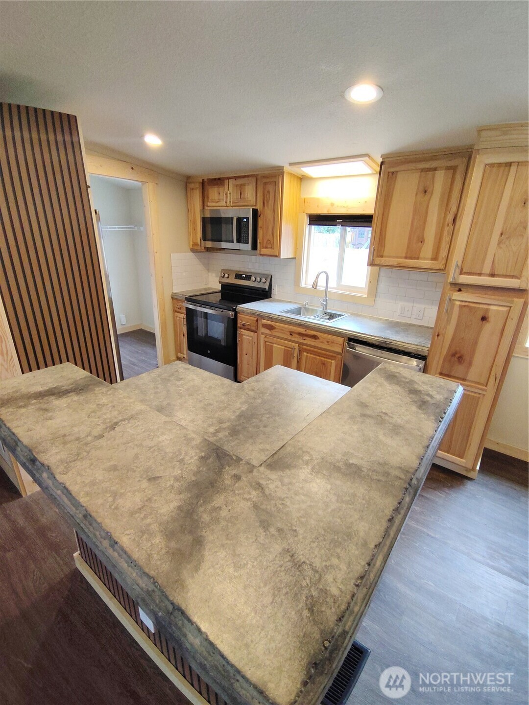 621 West California Road Shelton, WA 98584 - Photo 8 of 24