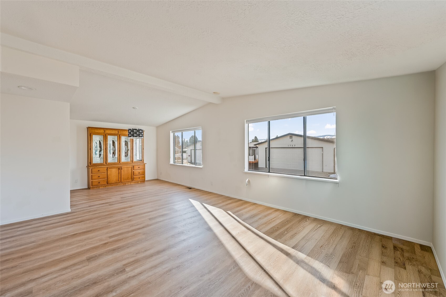 1702 Clark Drive Wenatchee, WA 98801 - Photo 10 of 31