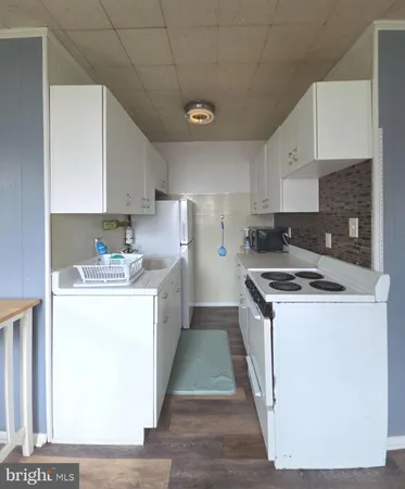 $950 | 882 Sawyer Avenue, Unit B, Vineland, NJ 08360