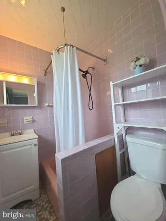 $950 | 882 Sawyer Avenue, Unit B, Vineland, NJ 08360