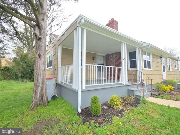 $950 | 882 Sawyer Avenue, Unit B, Vineland, NJ 08360