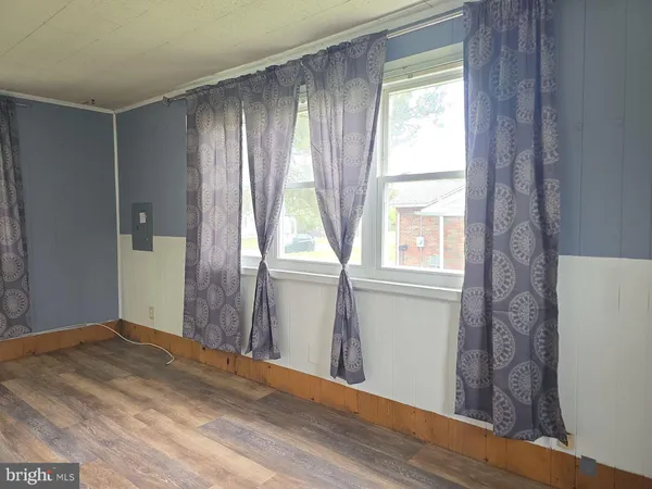 $950 | 882 Sawyer Avenue, Unit B, Vineland, NJ 08360