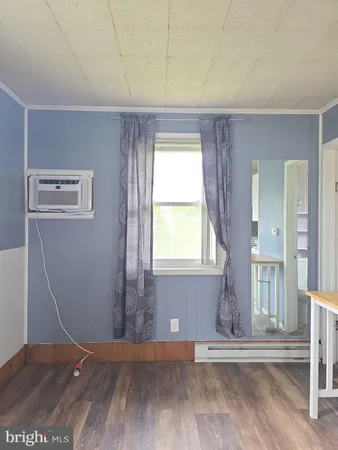 $950 | 882 Sawyer Avenue, Unit B, Vineland, NJ 08360