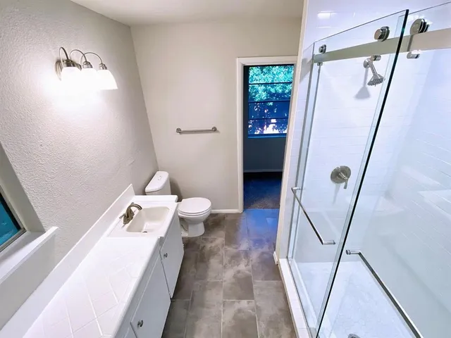 $2,390 | 4808 Curzon Avenue, Fort Worth, TX 76107