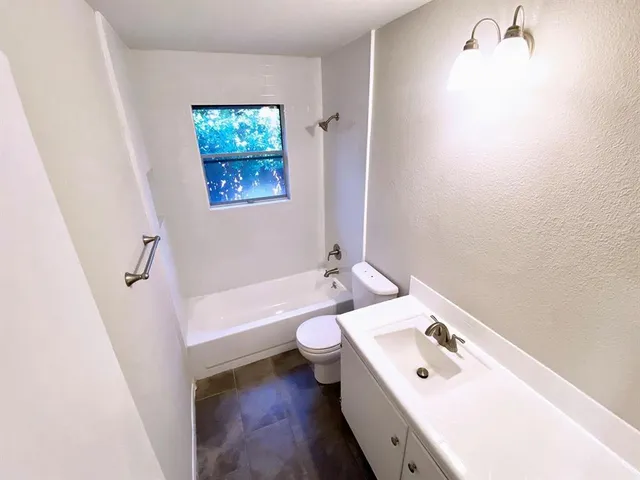 $2,390 | 4808 Curzon Avenue, Fort Worth, TX 76107