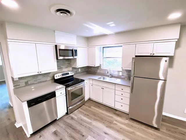 $2,390 | 4808 Curzon Avenue, Fort Worth, TX 76107