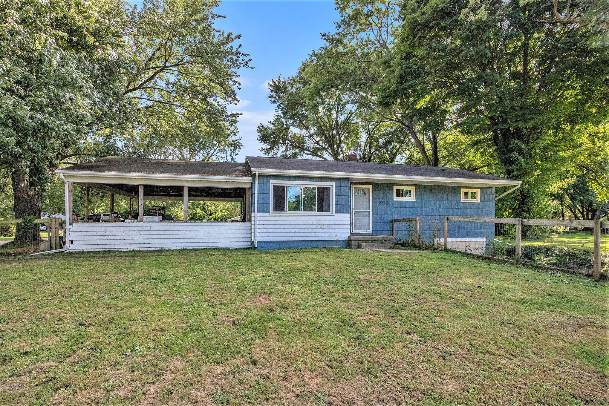 2262 Warren Road Niles, MI 49120 - Photo 3 of 18 Exterior Front