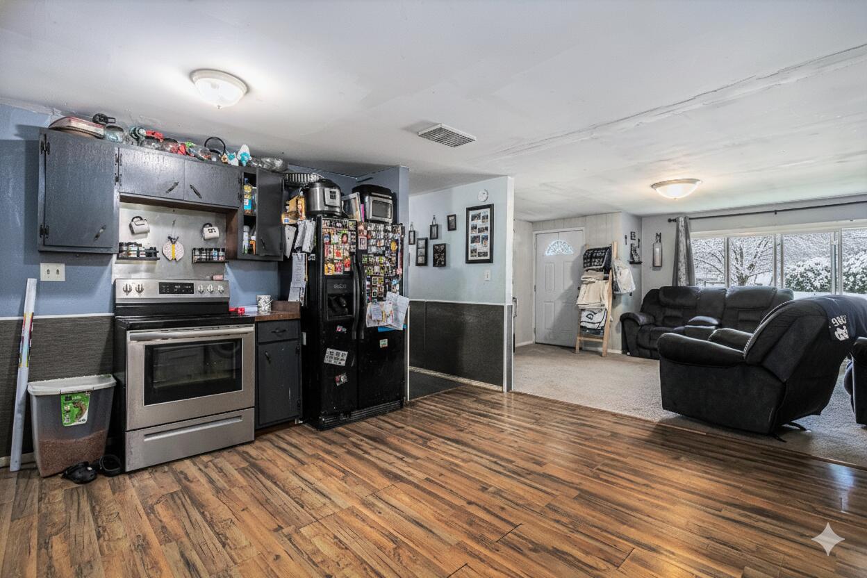 2262 Warren Road Niles, MI 49120 - Photo 10 of 18 Kitchen