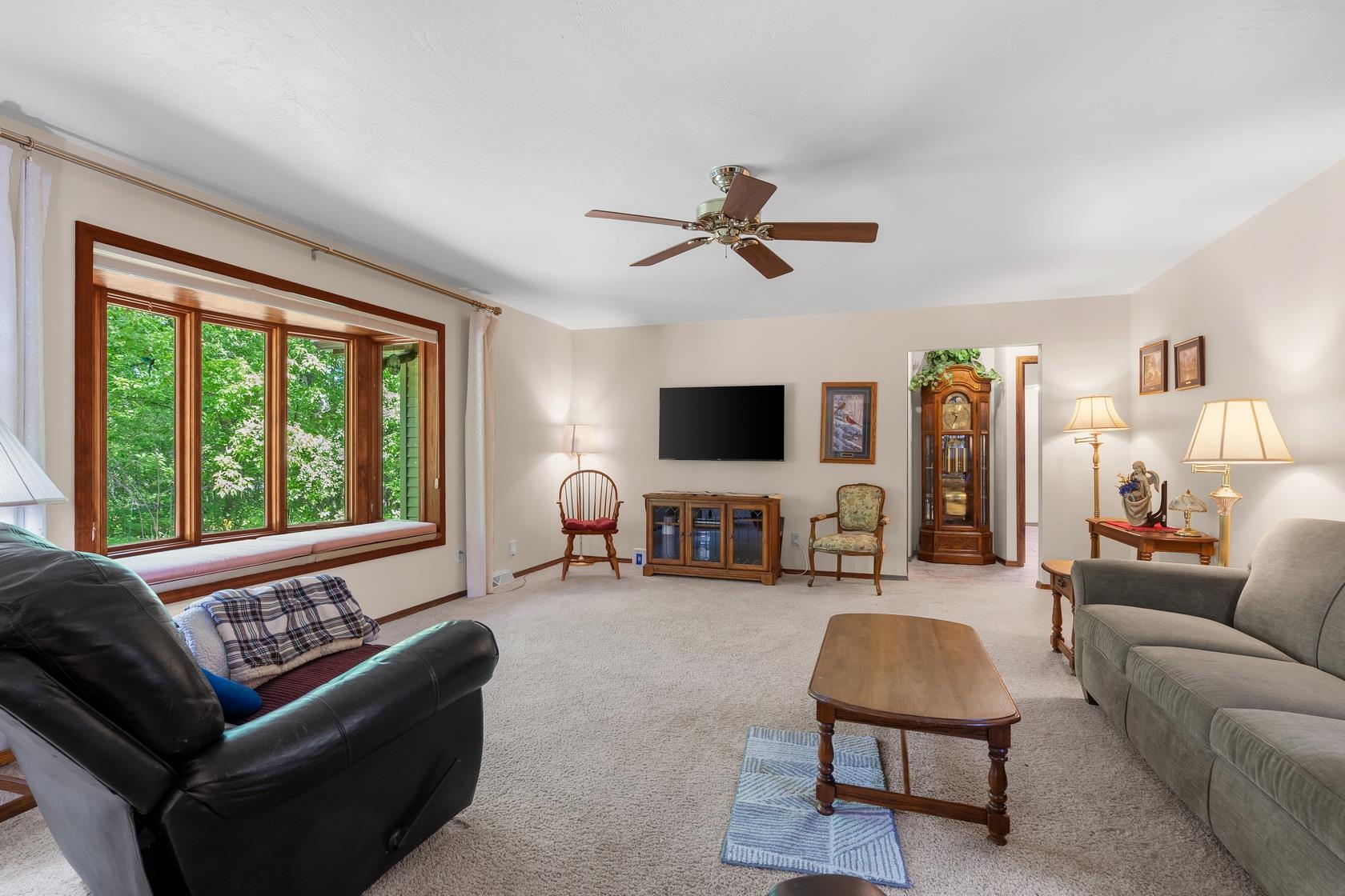 250 Traders Point Green Bay, WI 54302 - Photo 6 of 56