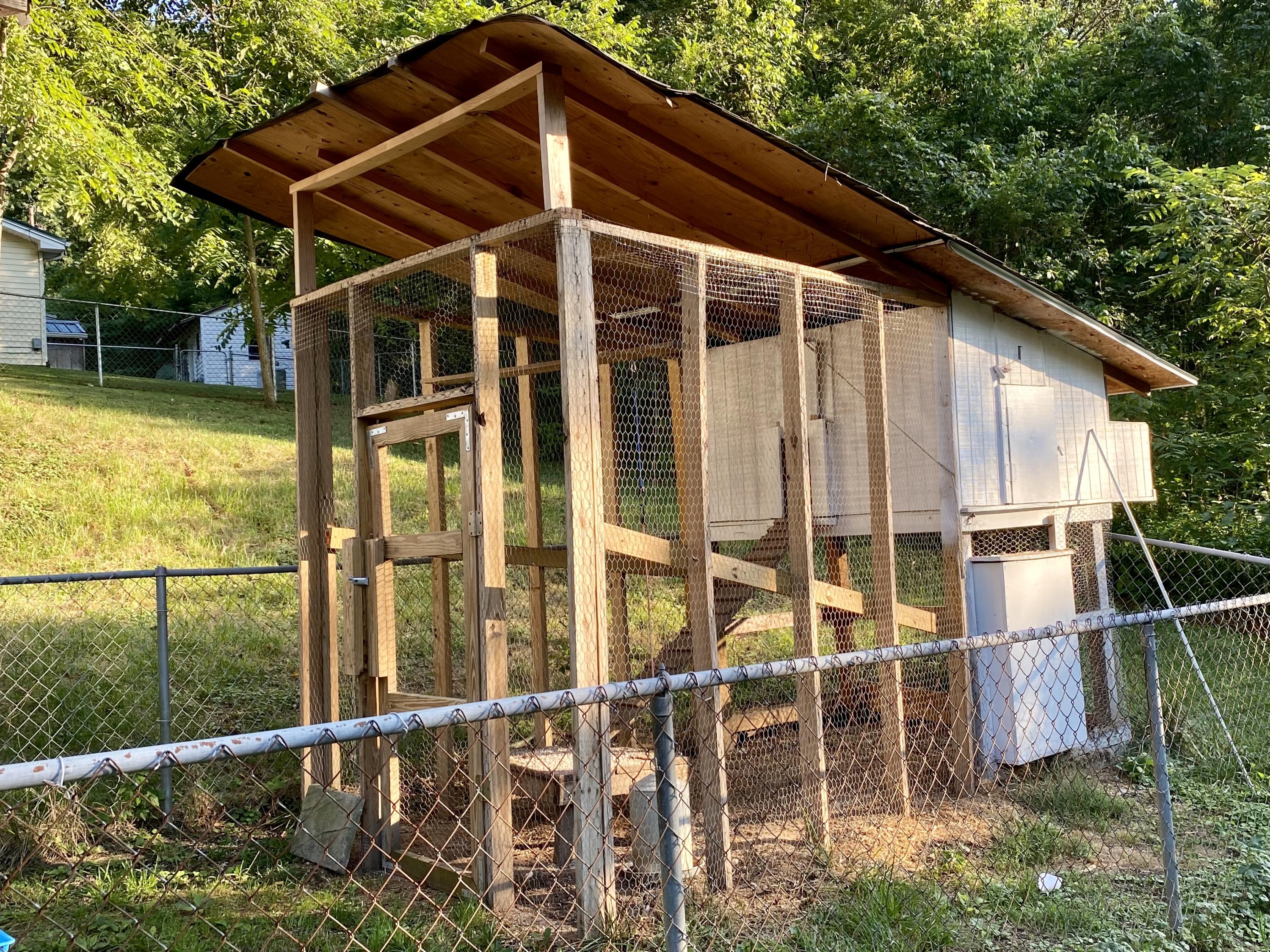 511 Cooks Valley Road Kingsport, TN 37664 - Photo 27 of 29 Chicken Coop De'Villie