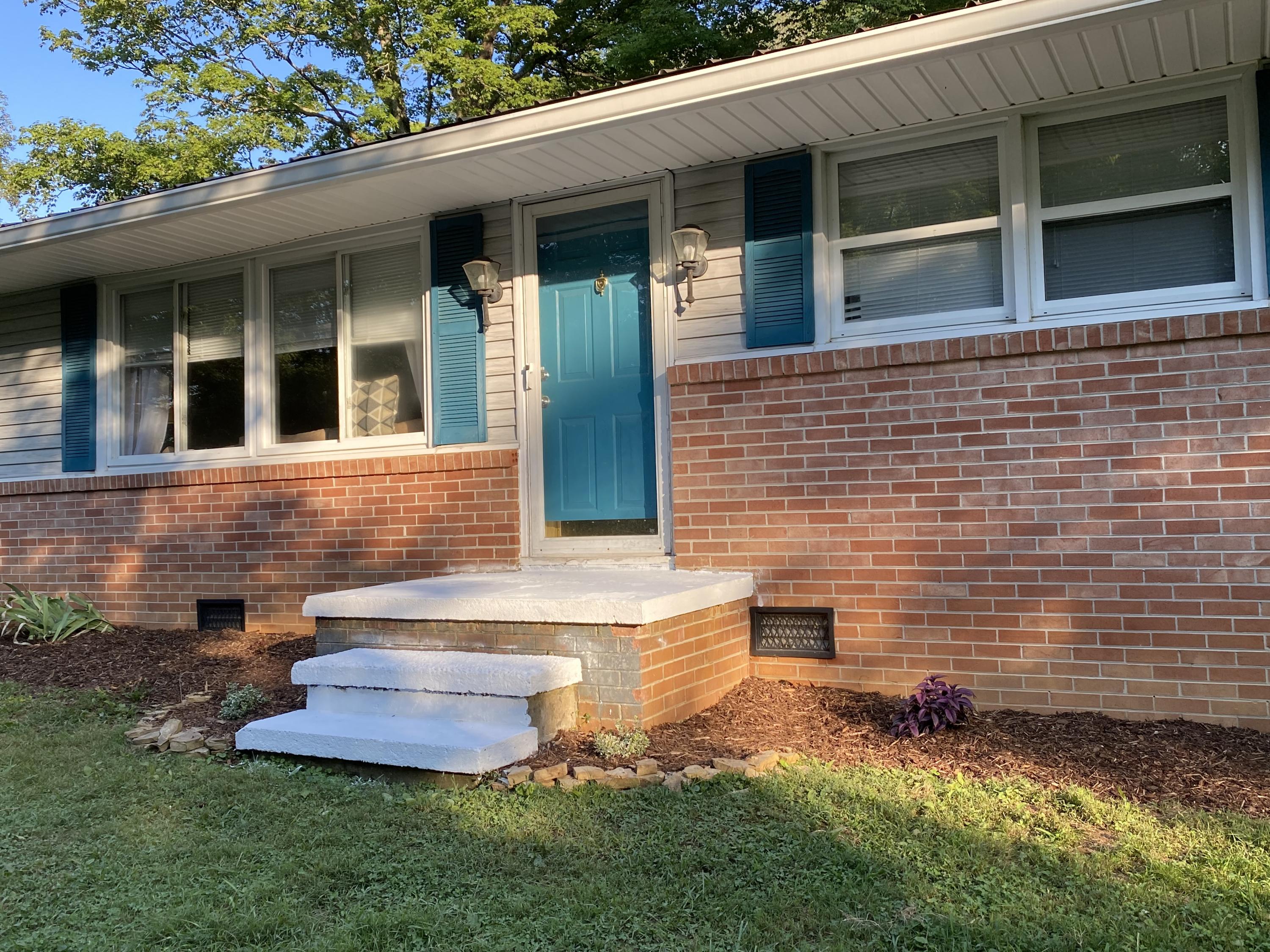 511 Cooks Valley Road Kingsport, TN 37664 - Photo 3 of 29 Front Stoop