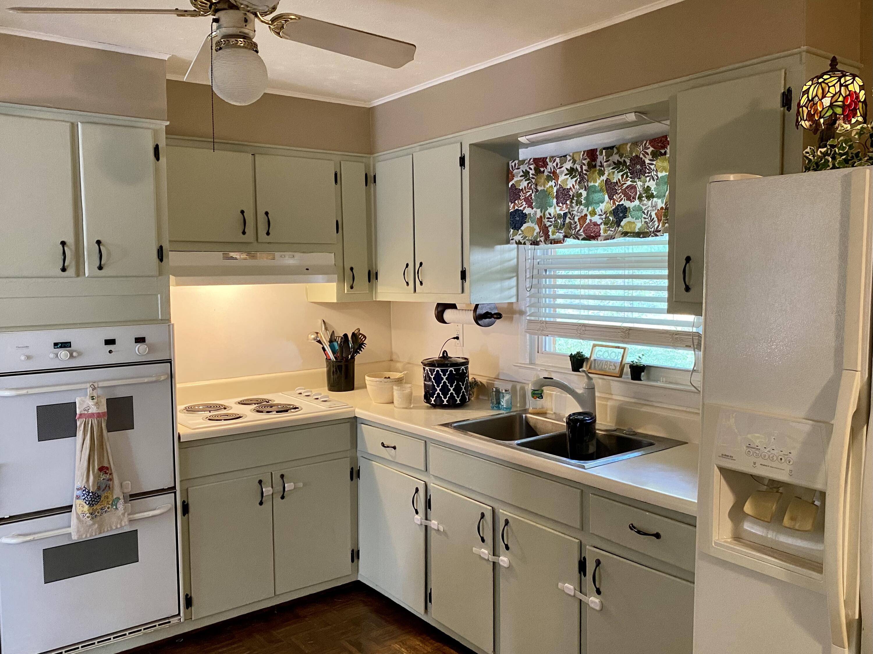 511 Cooks Valley Road Kingsport, TN 37664 - Photo 8 of 29 IMG_9910