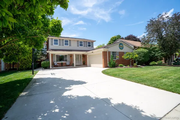 $389,900 | 1552 Glen Lane, Trenton, MI 48183