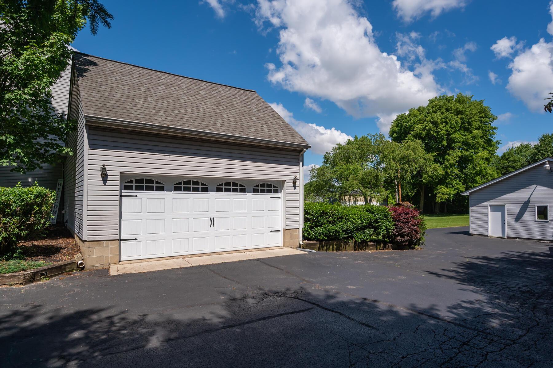 1163 Case Road Delaware, OH 43015 - Photo 4 of 50