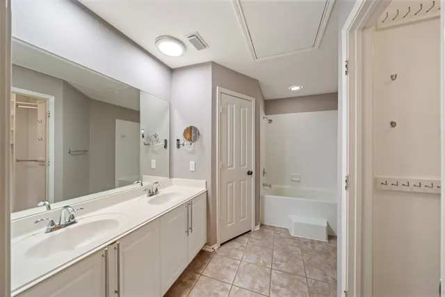 $2,700 | 21 Stone Creek Place, The Woodlands, TX 77382