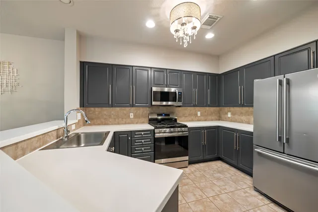 $2,700 | 21 Stone Creek Place, The Woodlands, TX 77382