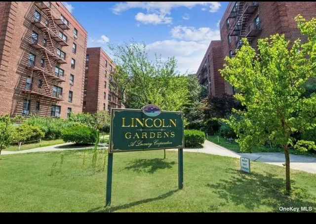 $366,000 | 144-44 38th Avenue, Unit C5 | Murray Hill - Flushing