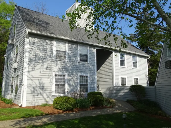 $1,795 | 41 River Colony, Unit 41, Guilford, CT 06437
