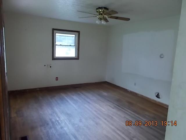 1676 Case Road Columbus, OH 43224 - Photo 4 of 12