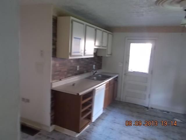 1676 Case Road Columbus, OH 43224 - Photo 5 of 12