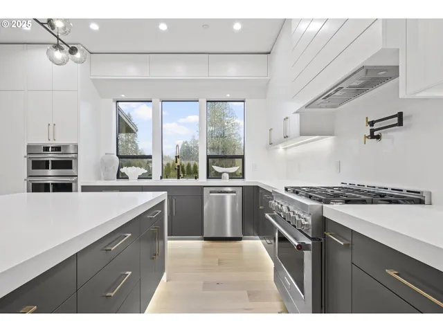 $1,590,000 | 590 West U Street, Washougal, WA 98671