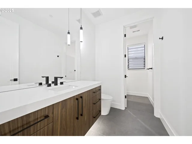 $1,590,000 | 590 West U Street, Washougal, WA 98671