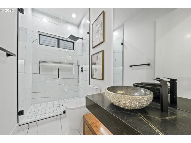 $1,590,000 | 590 West U Street, Washougal, WA 98671