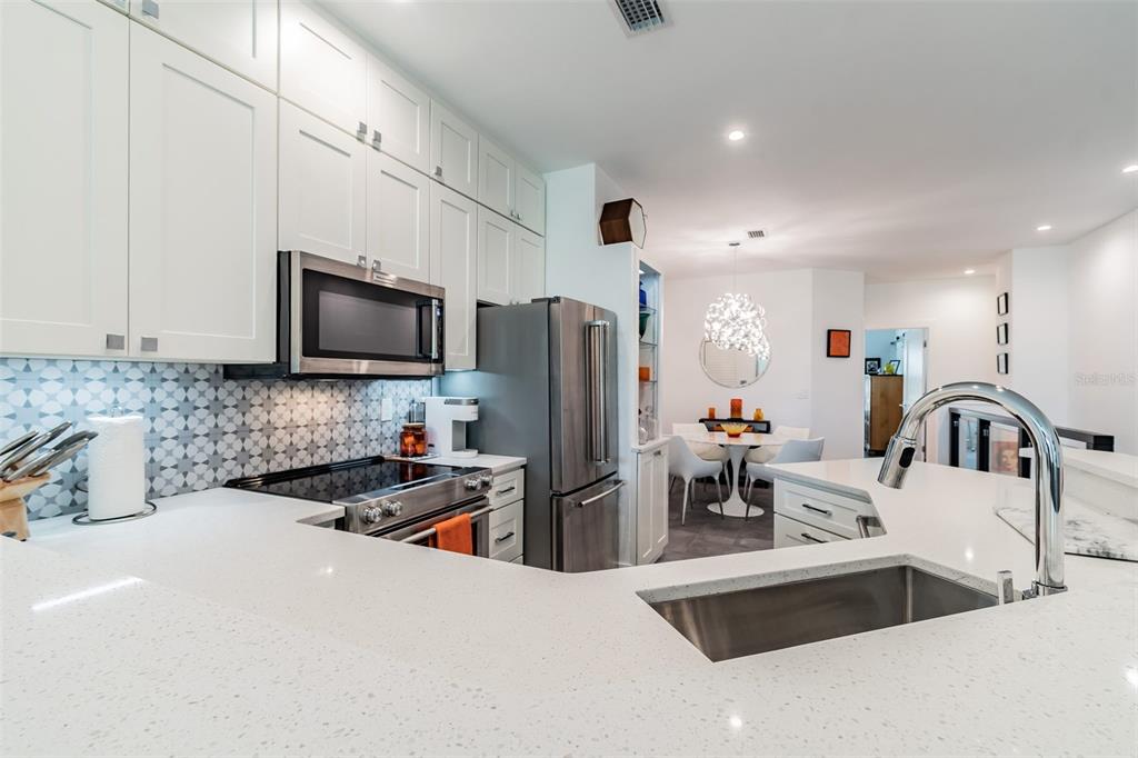 1119 Normandy Trace Road Tampa, FL 33602 - Photo 12 of 55 Gallery Image 12