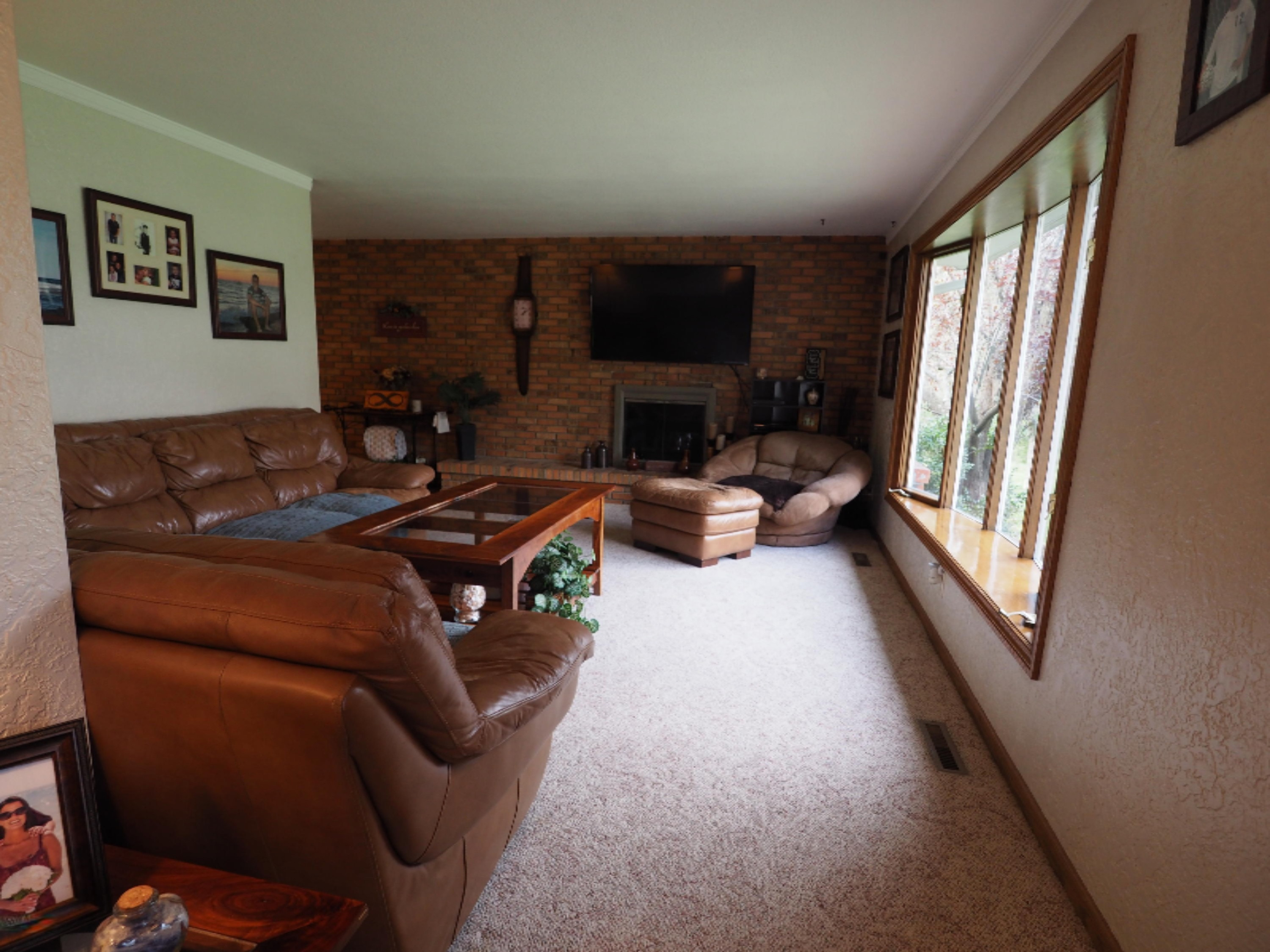 2689 Shettler Road Muskegon, MI 49444 - Photo 3 of 17 P1010032