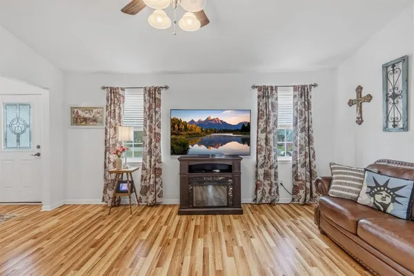 $349,000 | 604 East Fm 272, Celeste, TX 75423