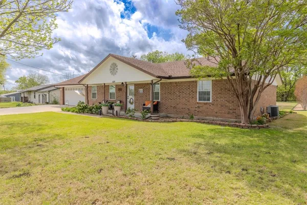$349,000 | 604 East Fm 272, Celeste, TX 75423