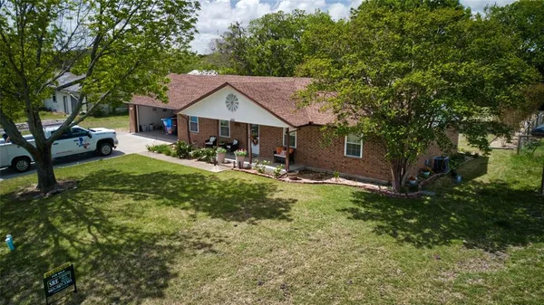 $269,999 | 604 East Fm 272, Celeste, TX 75423