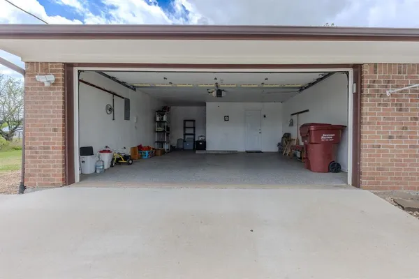 $349,000 | 604 East Fm 272, Celeste, TX 75423