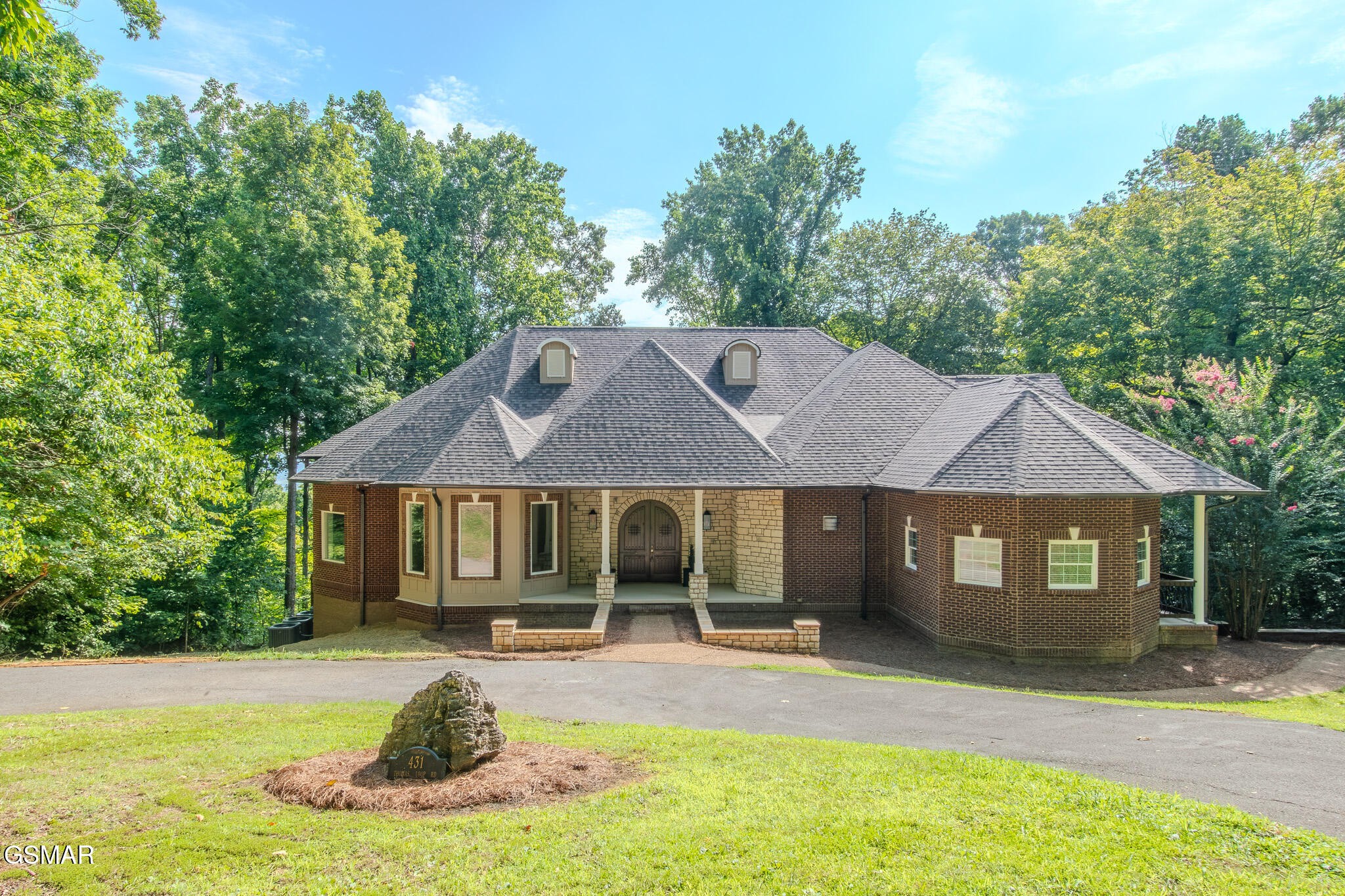 431 Thomas Loop Road Sevierville, TN 37876 - Photo 1 of 60