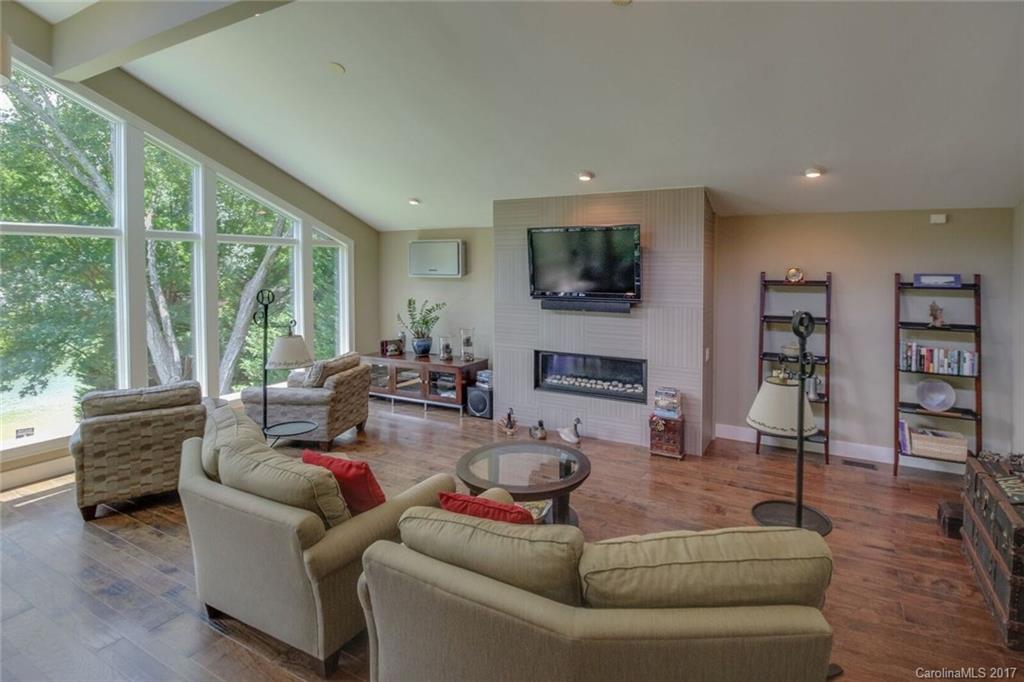 1029 Bounty Lane Tega Cay, SC 29708 - Photo 9 of 21 Gallery Image 9