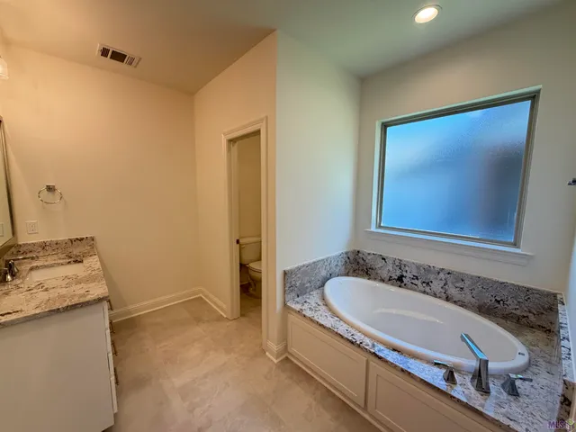 $2,795 | 3696 Waterbury Avenue, Baton Rouge, LA 70820