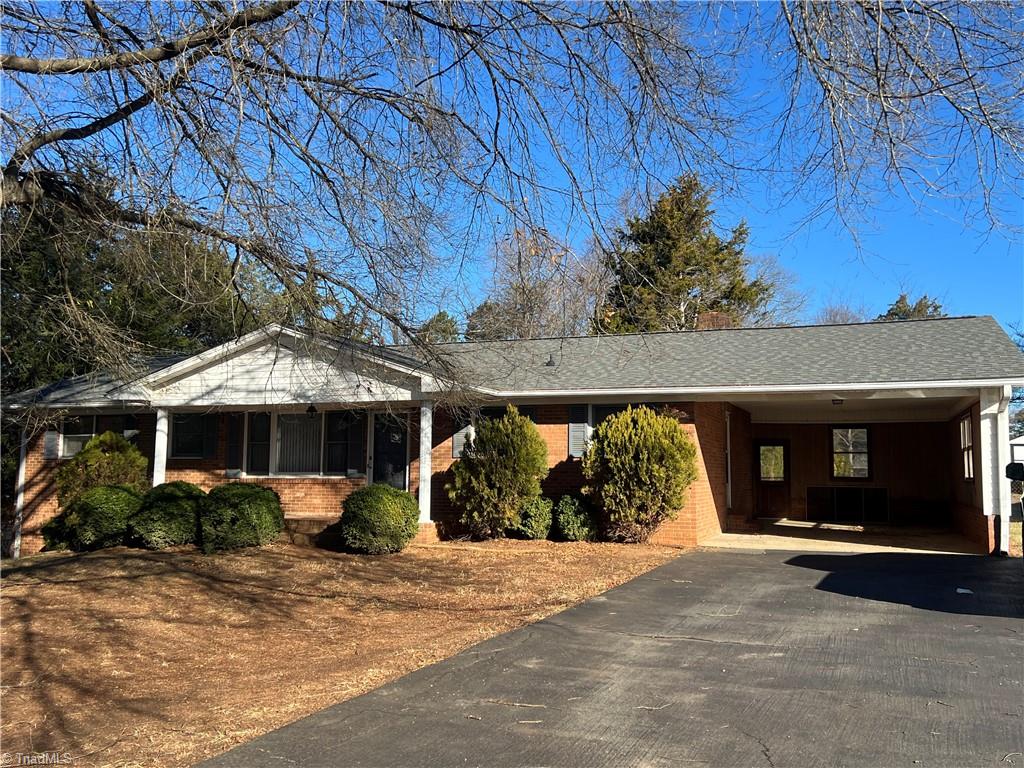 797 Sedge Garden Road Kernersville, NC 27284 - Photo 2 of 24