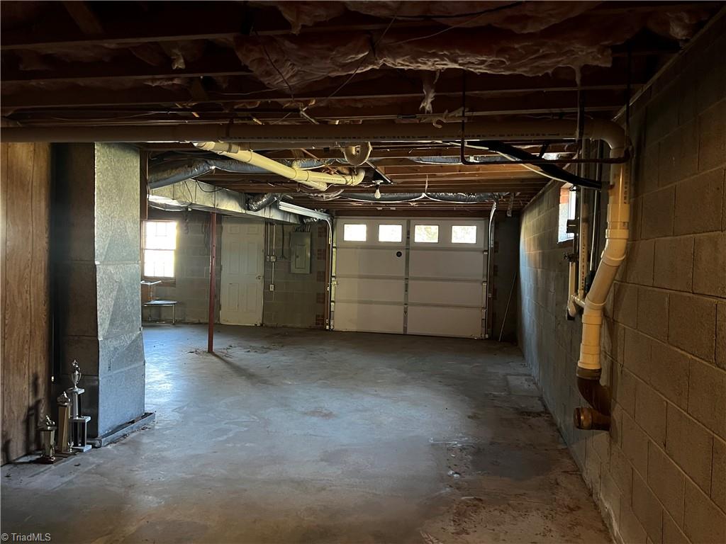 797 Sedge Garden Road Kernersville, NC 27284 - Photo 22 of 24 Garage door inside