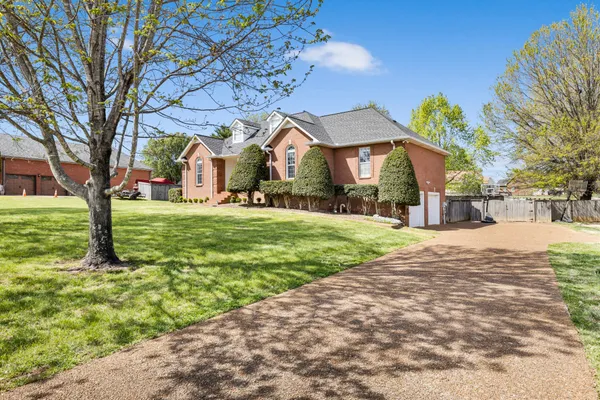 $615,000 | 204 Hickory Trail, White House, TN 37188